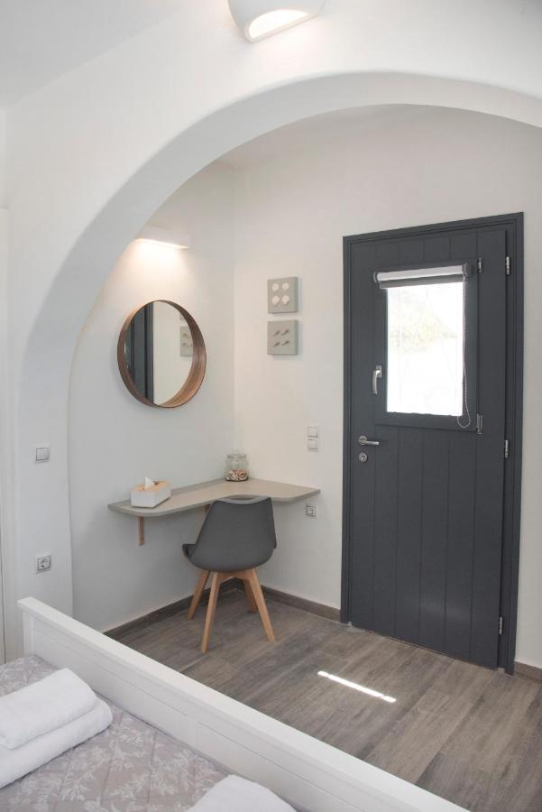 White New 1Bd House With Private Jacuzzi In Isterni Villa Isterni  Exterior photo